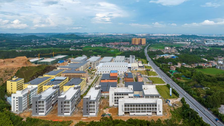 玉林经济开发区：共享城市资源，打造健康园区，发展势头强劲(图2)