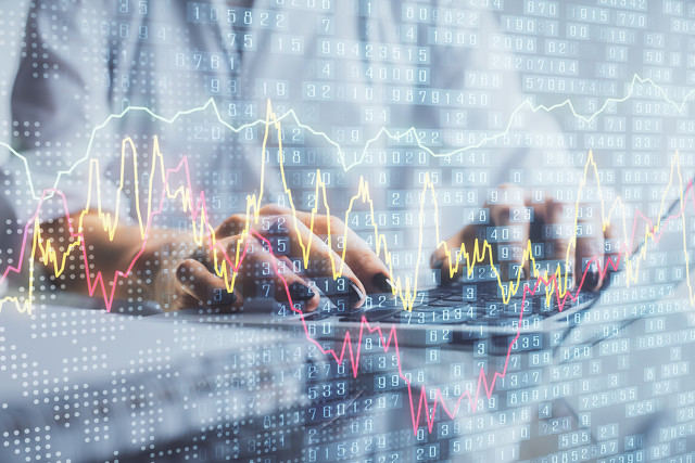 股票中的顶背离是什么？其在分析中有何重要作用？