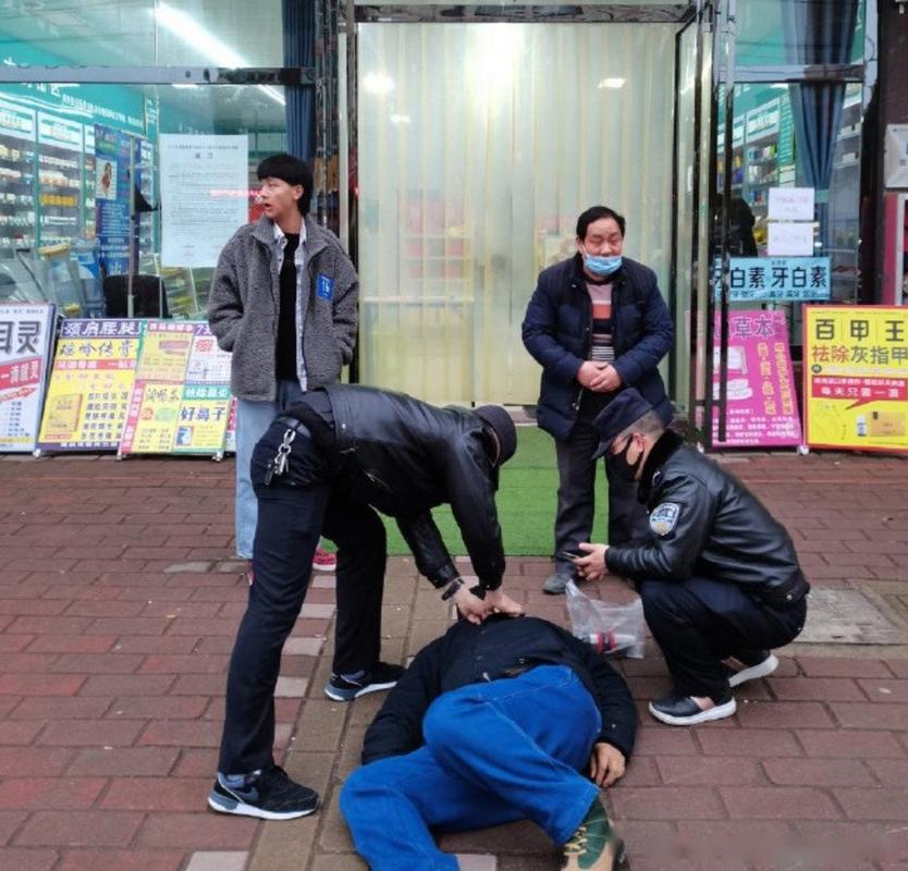 霍山县：以前县城办交通违法耗时久，如今镇上派出所办理超方便