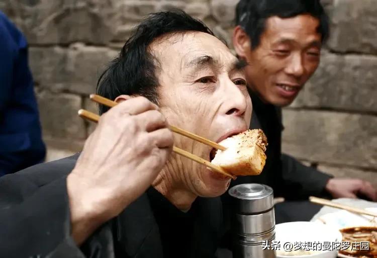 揭秘短线炒股19条黄金定律！股市风险大，这些要点要记牢(图2)