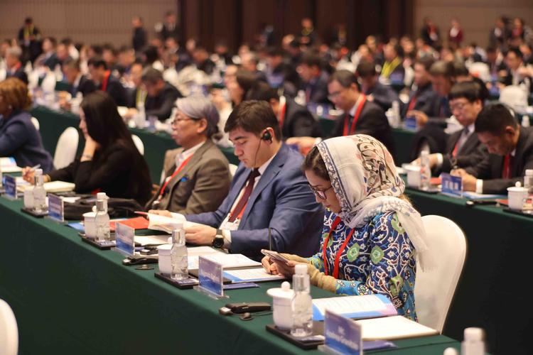 2011首届中国中部商用物业投资招商洽谈会在汉举行，一线房企、商业品牌、金融机构齐聚(图2)