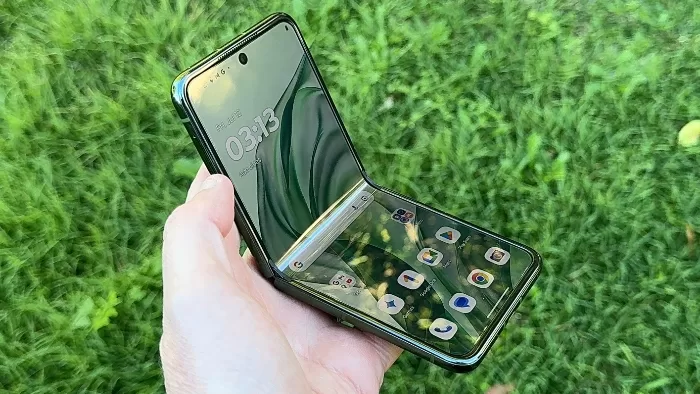 联想摩托罗拉日本市场跻身第三！8.5%份额超越夏普三星，战略收购FCNT是关键(图2)