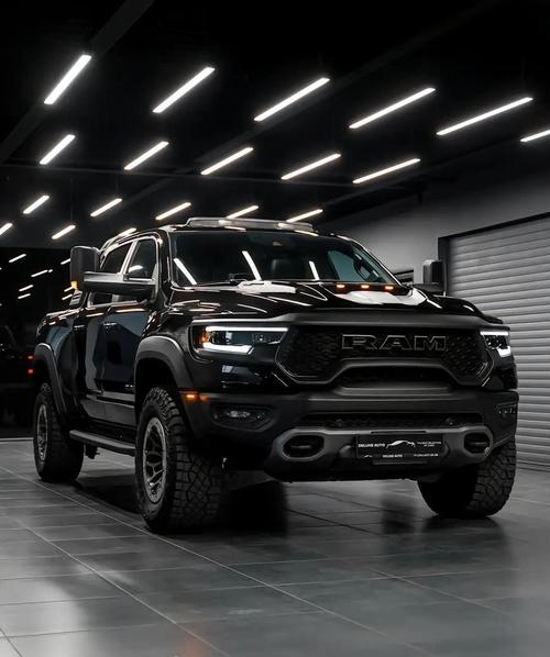 道奇霸王龙皮卡：硬朗外观+霸气内饰，土豪越野首选车型(图4)