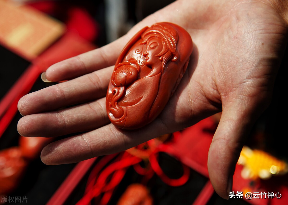 南红盘玩后油润感更强，红得更透更亮(图1)