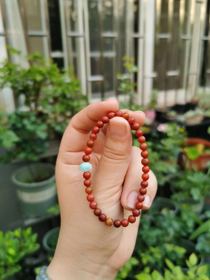 南红盘玩后油润感更强，红得更透更亮(图3)