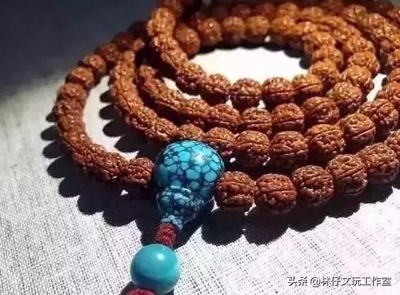 南红盘玩后颜色变红润,搭配更出彩(图8) 南红盘玩后颜色变红润,搭配更出彩(图8)