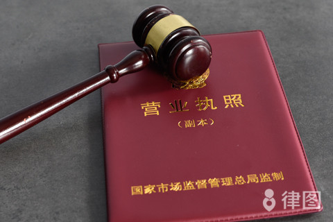 公司投票权与持股比例关系，最少占多少股有投票权？